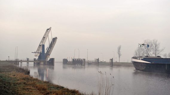 Sfeerbeeld van het Eemskanaal bij Overschild.