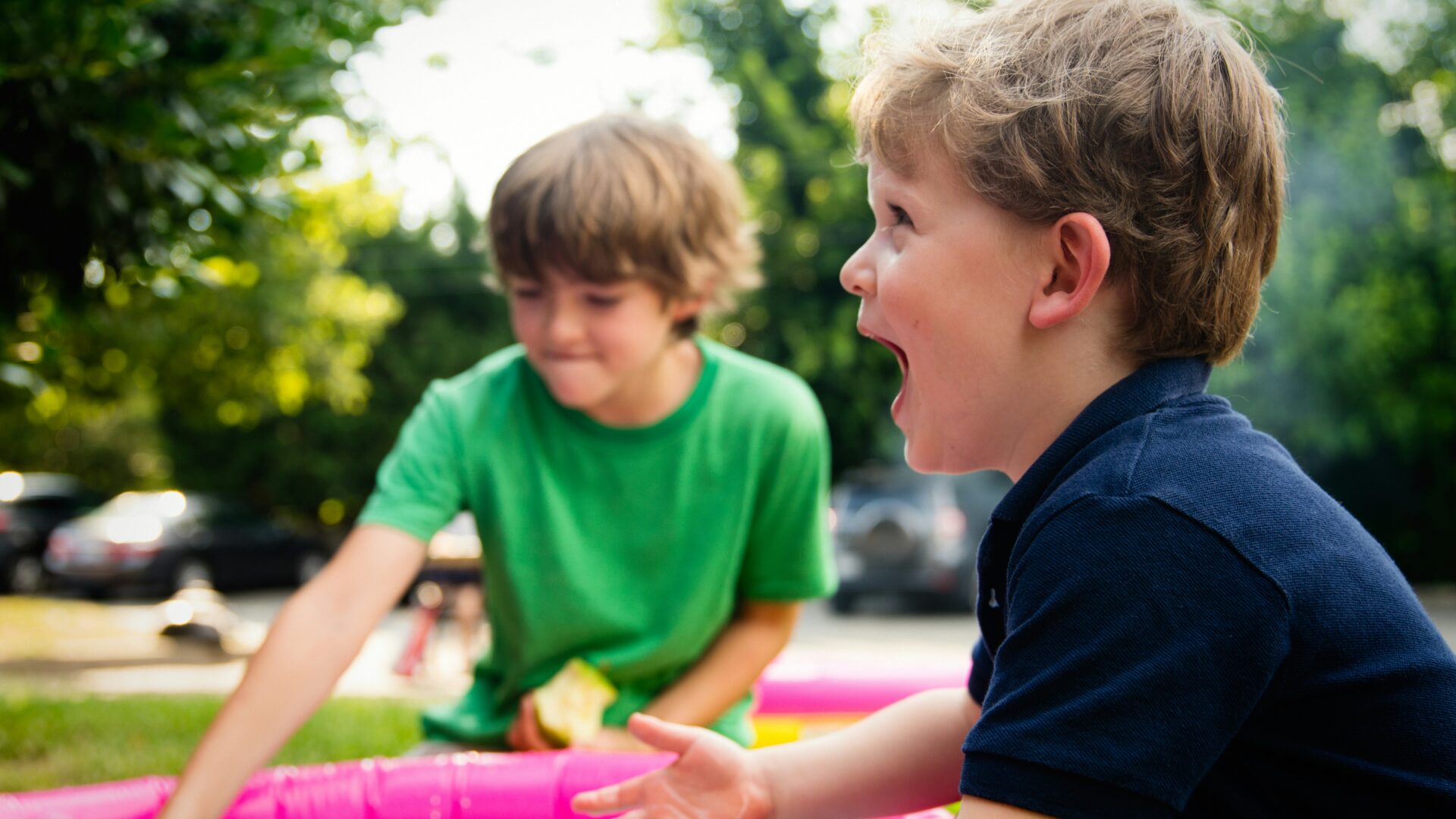 Kinderen aan het buitenspelen