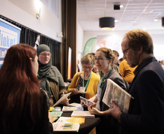 Deelnemers in gesprek op de Fondsendag